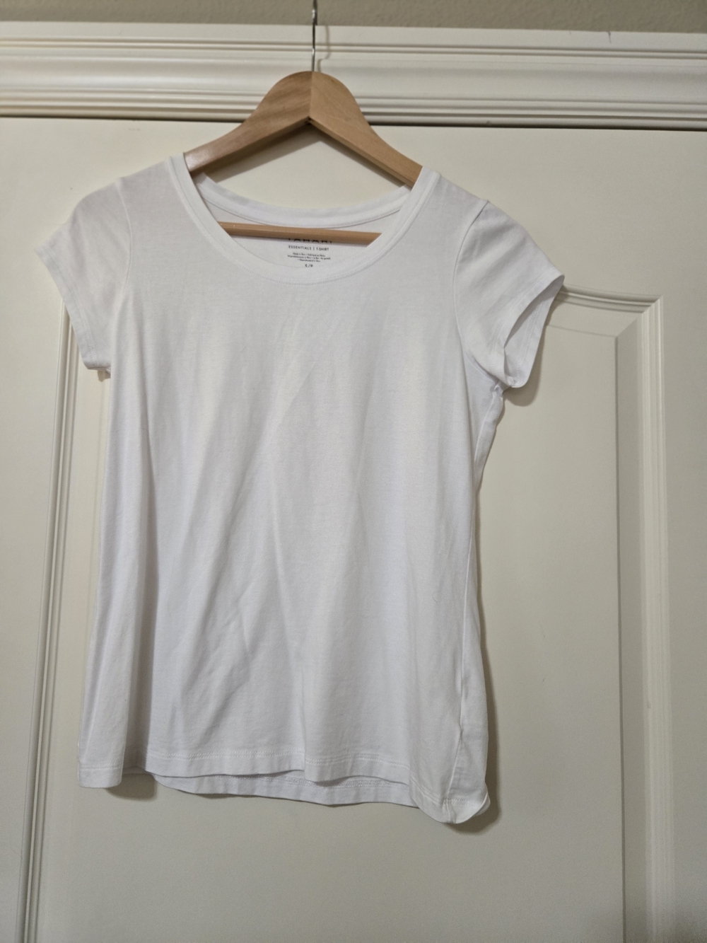 Tahari Classic White Short Sleeve Crewneck Tee Soft Easy Layering